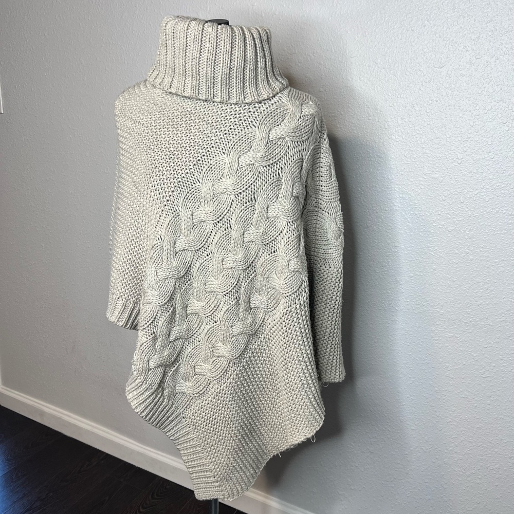 Pull Over Sweater Pancho Turtle Neck